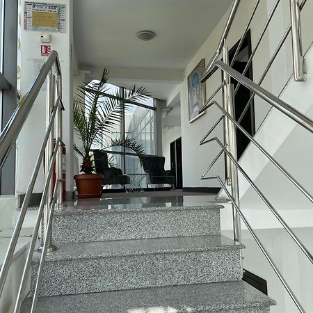 Hotel Vitan273 Boekarest Buitenkant foto