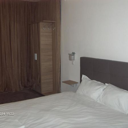 Hotel Vitan273 Boekarest Buitenkant foto
